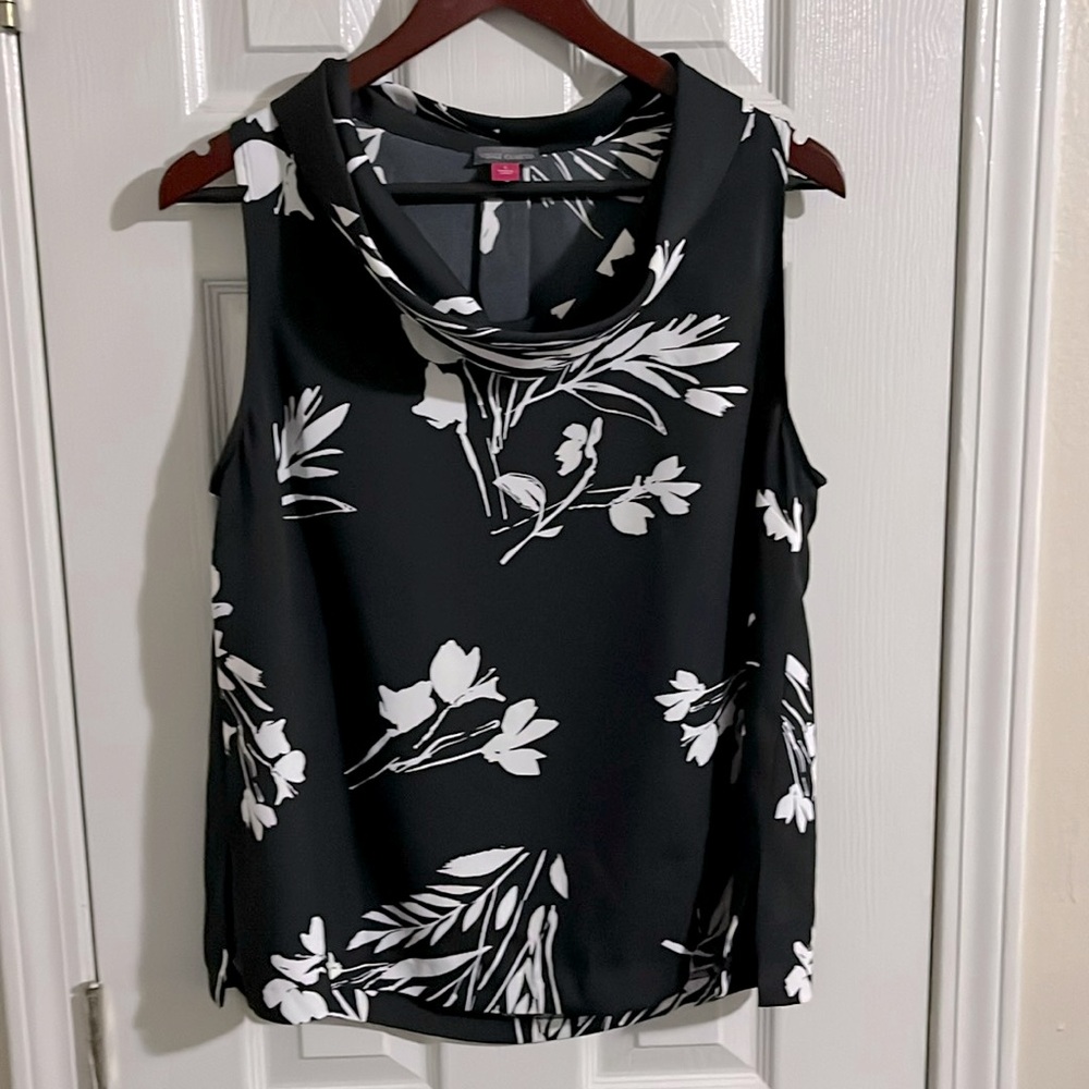 Vince Camuto Black & White Floral Blouse - size Large.